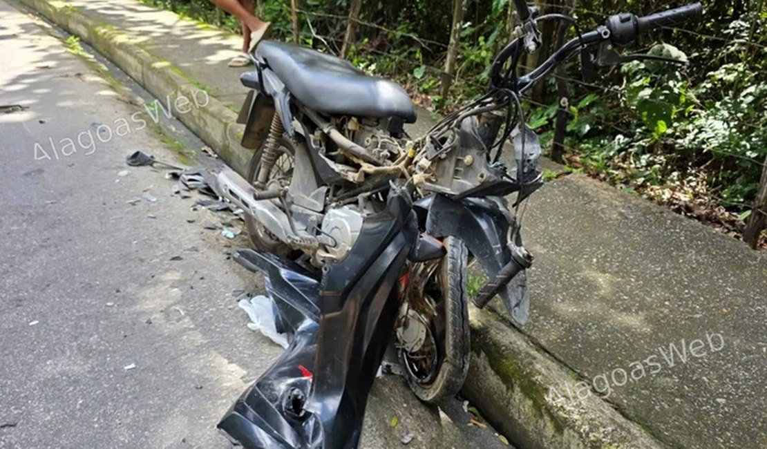 Motociclista entra na contramão e fica em estado gravíssimo após colisão, em São Miguel dos Campos