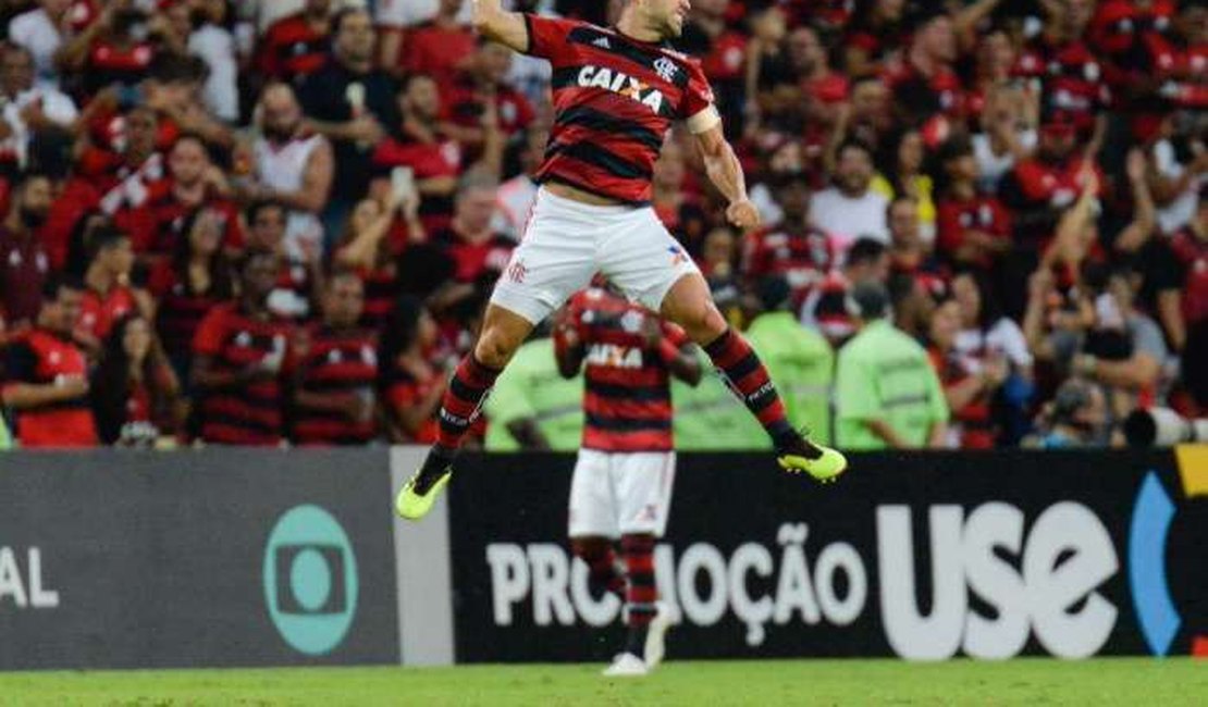 Segue o líder! Flamengo vence o Paraná e dispara na liderança do Brasileirão