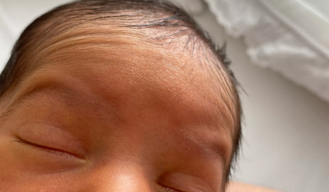 Marília Mendonça posta foto do filho e brinca com semelhança ao pai