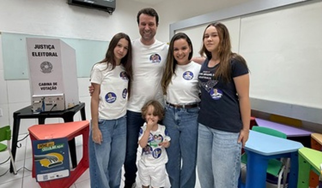 Daniel Barbosa vota em Arapiraca e agradece apoio dos alagoanos