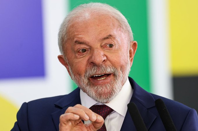 Lula anuncia isenção de visto a cidadãos chineses