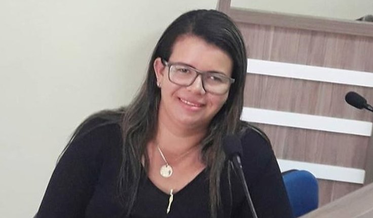 Vereadora cobra pagamento de salários dos servidores da prefeitura de Monteirópolis