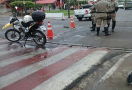 Colisão em cruzamento deixa trânsito congestionado no Centro de Arapiraca