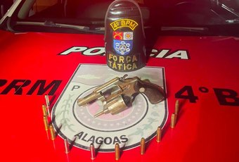 Força Tática do 4º Batalhão apreende arma e munições durante ação no Jardim Petrópolis