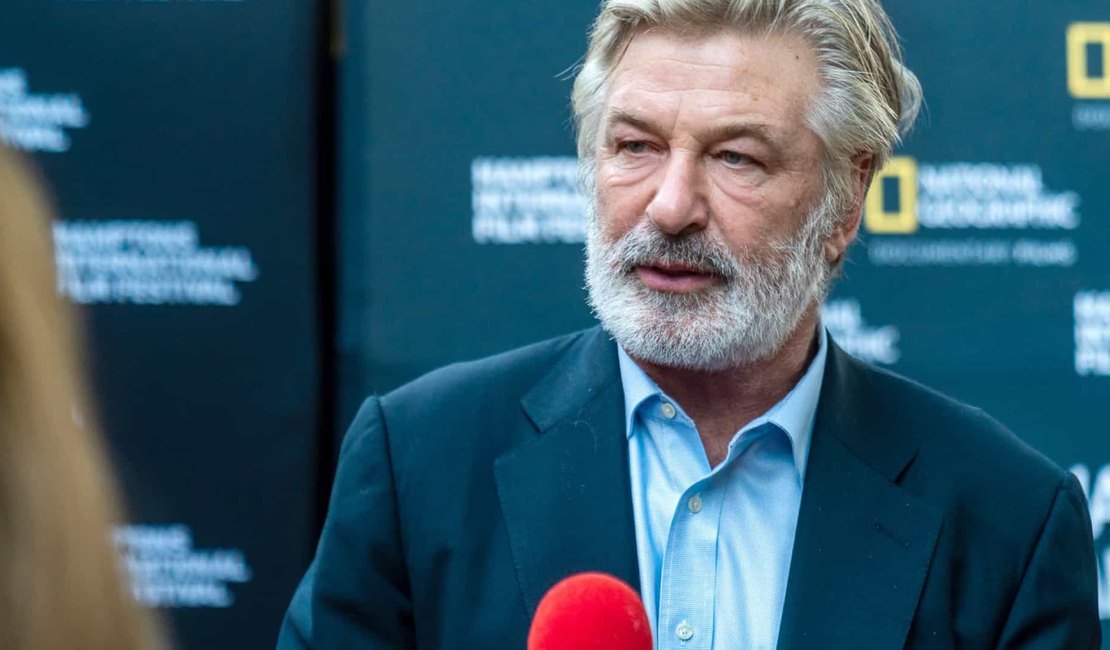 Alec Baldwin é processado pela família de Halyna Hutchins