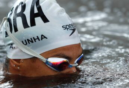 Ouro feminino: Ana Marcela conquista medalha de ouro na maratona aquática da Olimpíada