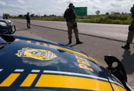 Polícia Rodoviária flagra casal transportando 1,26 milhão em carro de passeio