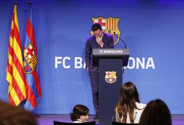Emocionado, Lionel Messi se despede do Barcelona e confirma negociação com PSG