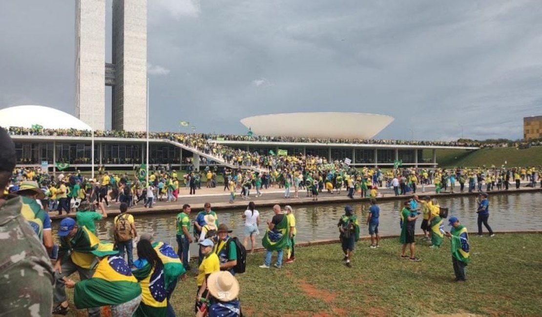 Manifestantes invadem plenário do STF, Congresso Nacional e Palácio do Planalto