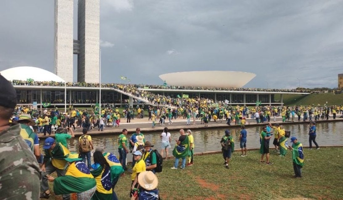 Manifestantes invadem plenário do STF, Congresso Nacional e Palácio do Planalto