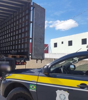 Caminhão que teve carga de charque roubada e motorista feito refém é encontrado em Canapi, AL