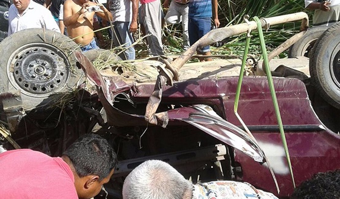 Grave acidente deixa pelo menos cinco pessoas mortas na BR-416, em Alagoas