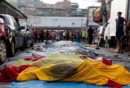 Corpos dos 117 suspeitos mortos em megaoperação no RJ são liberados, diz Defensoria Pública