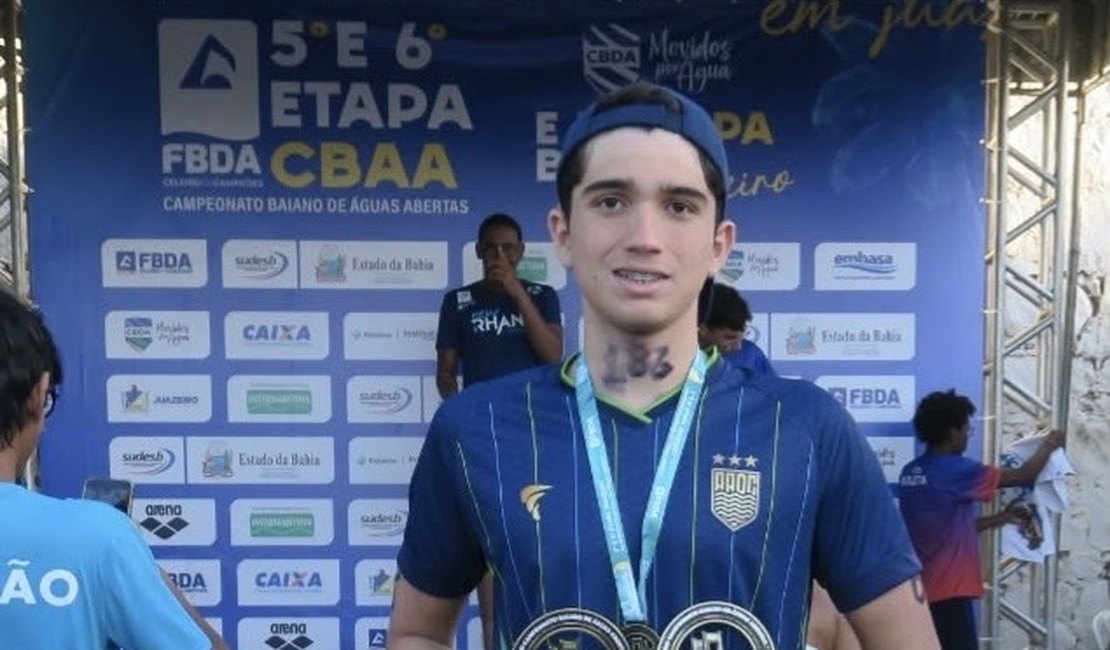 Alagoano Felipe Knowles sobe ao pódio nacional em travessia de 4 km na Bahia