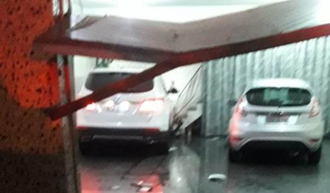 Vídeo. Jogador do Corinthians se envolve em acidente e deixa idoso ferido, em São Paulo