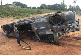 Homem morre atropelado em Arapiraca, motorista foge e carro é incendiado pela população