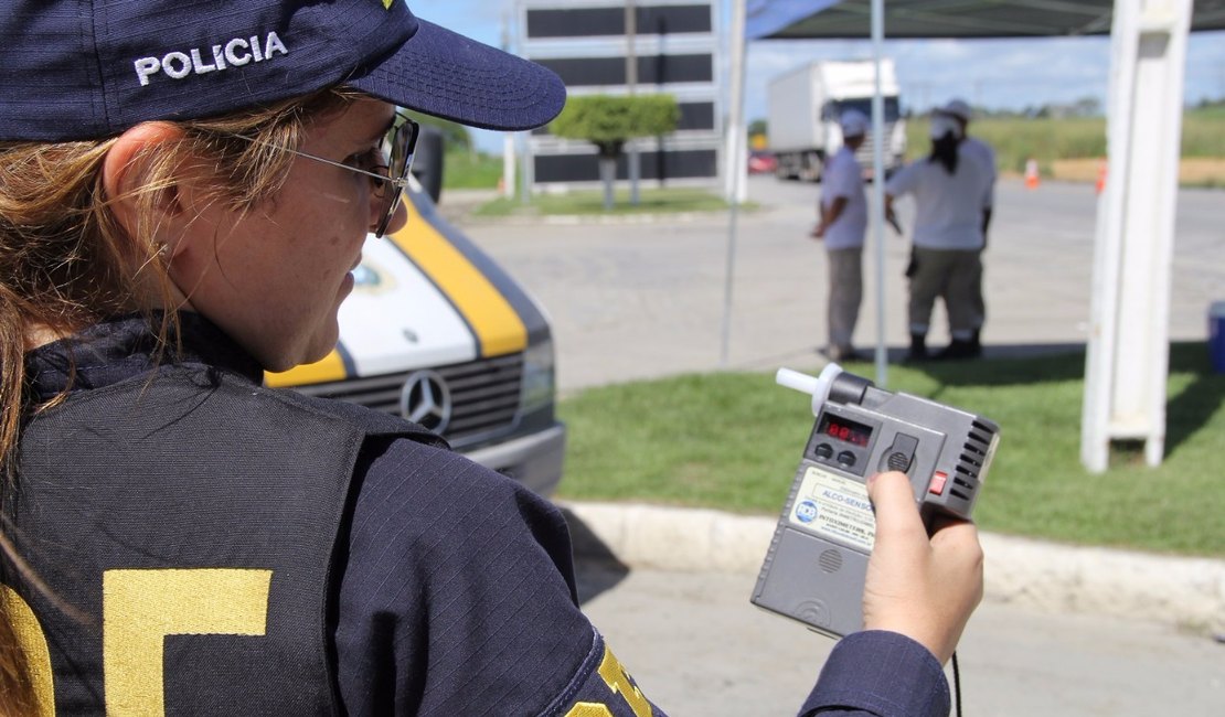 PRF flagra seis e prende dois condutores embriagados durante o fim de semana