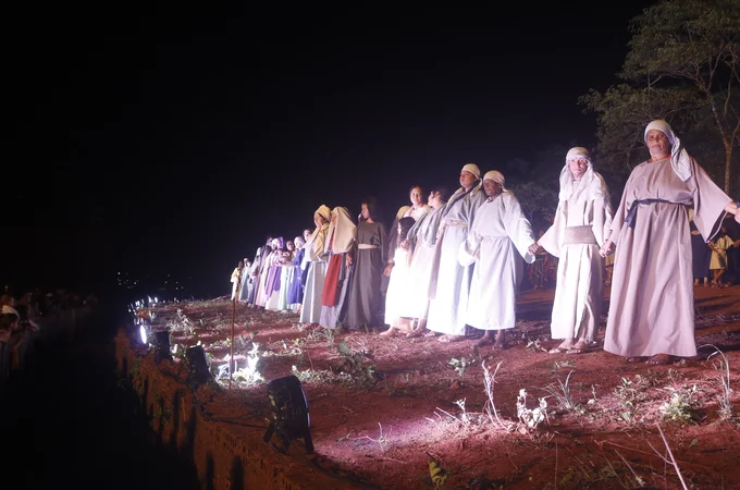 VÍDEO: Paixão de Cristo de Arapiraca chega ao 2° dia no Morro Santo da Massaranduba