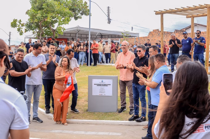 Prefeitura de Penedo inaugura praça e santuário no Conjunto Nilo Menezes