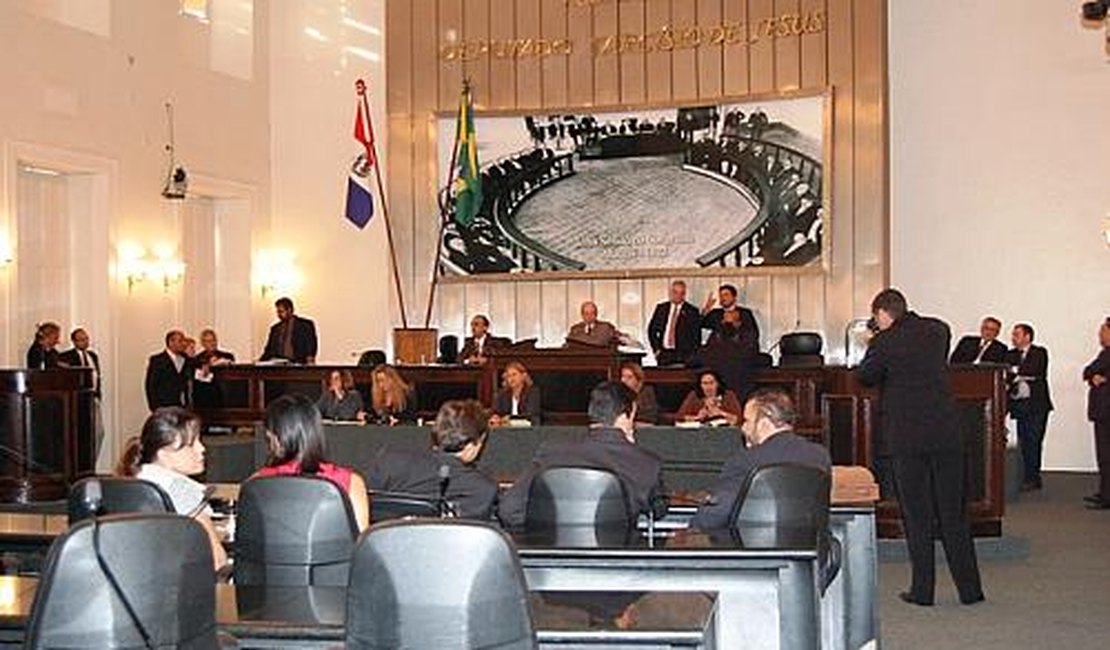 Deputados de AL votam último veto pendente e destrancam pauta na ALE