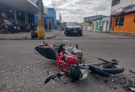 Colisão entre carro e moto é registrada em Arapiraca; assista