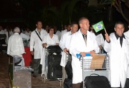 Cubanos dizem que objetivo de sua vinda é ajudar a melhorar saúde da população