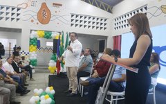 Luciano Barbosa entrega escola completamente revitalizada
