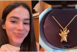 Bruna Marquezine ganha joia inspirada no Pikachu avaliada em R$ 140 mil