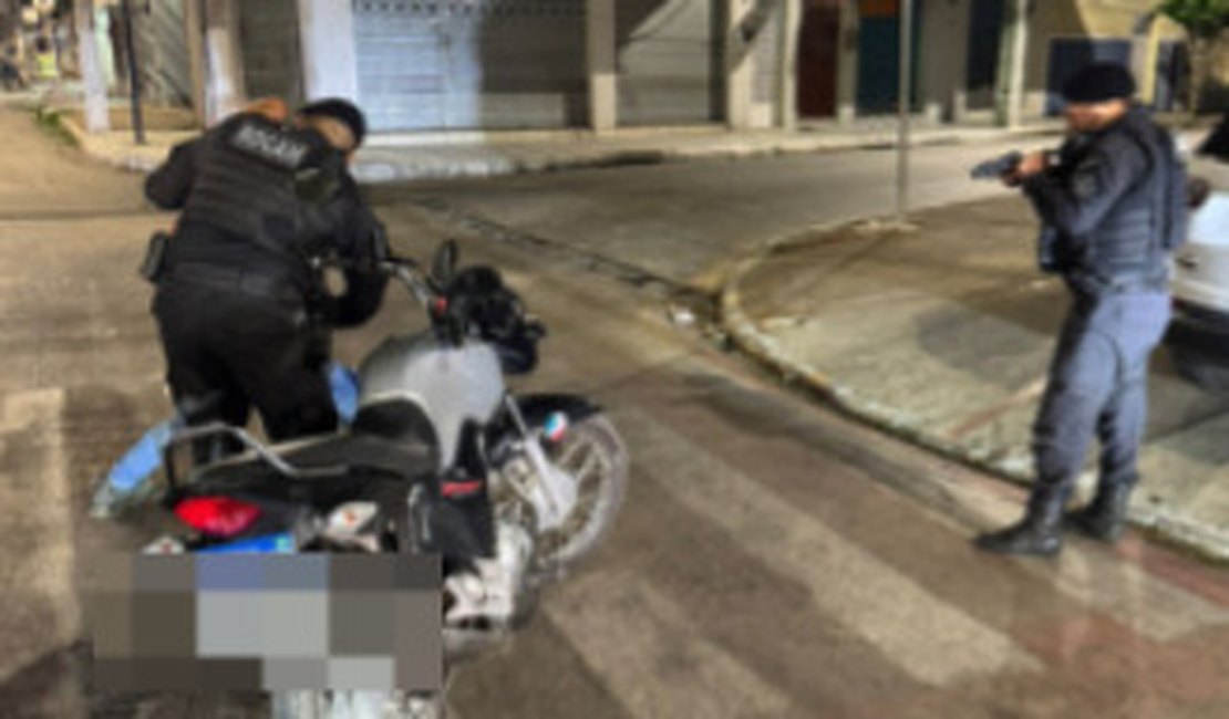 Motociclista sem CNH é flagrado fazendo ultrapassagens perigosas no bairro Cacimbas