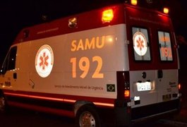Jovem de 20 anos morre após perder controle do carro e bater em poste, em Maceió