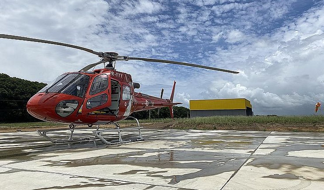 Alunos do curso de formação da PM se afogam e são socorridos por helicóptero em Praia de Maceió