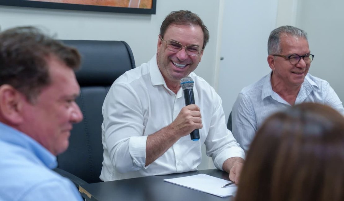 Prefeito Luciano Barbosa assina, nesta terça (20), ordem de serviço para o início das obras na Avenida Pio XII