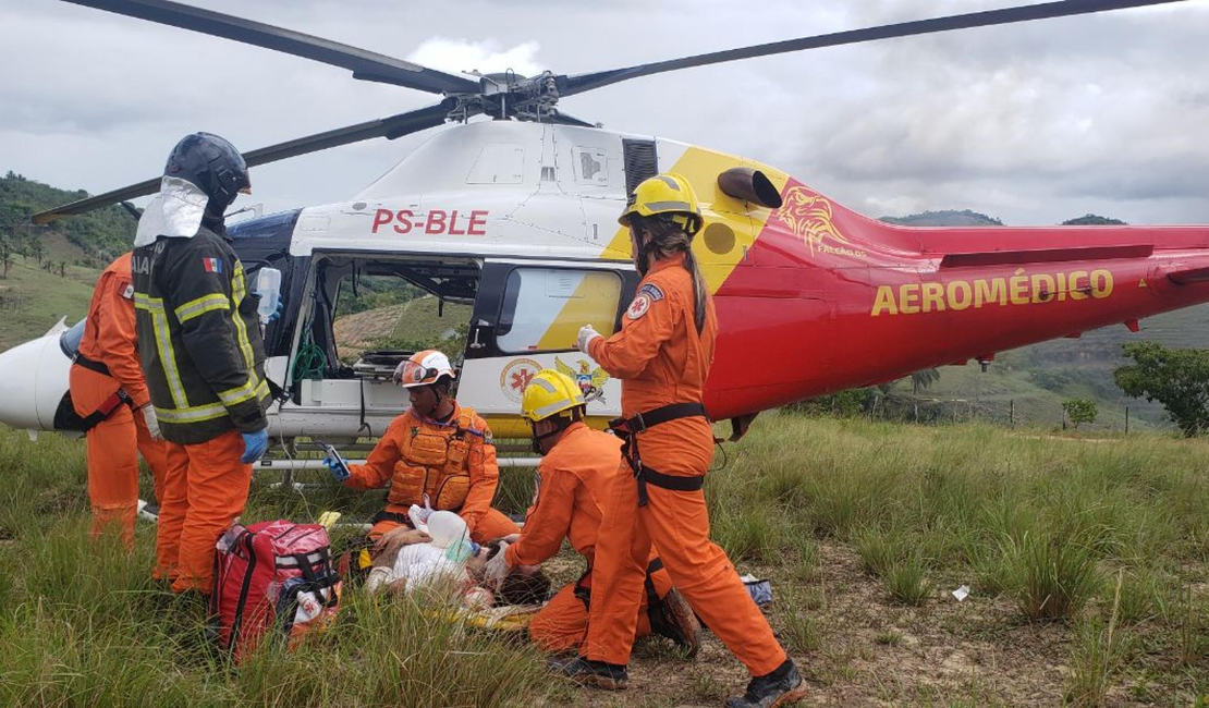 Departamento Estadual de Aviação é acionado para resgatar vítimas de acidente na BR 101, em Joaquim Gomes
