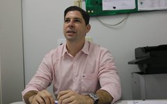 Cirurgião-plástico Luís Carlos Tavares