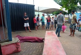 Homem é assassinado com objeto perfurante em praça de Palmeira dos Índios