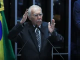 Ex-presidente José Sarney é internado com quadro de pneumonia