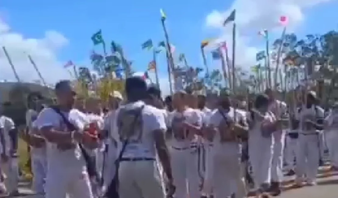 'Marcha Internacional da Capoeira' homenageia vítimas de tragédia na Serra da Barriga