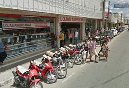 Seguranças flagram jovens furtando nas Lojas Americanas em Arapiraca