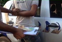 ﻿'Jeitinho': Justiça condena homem que deu R$ 50 a policial em vez de CNH