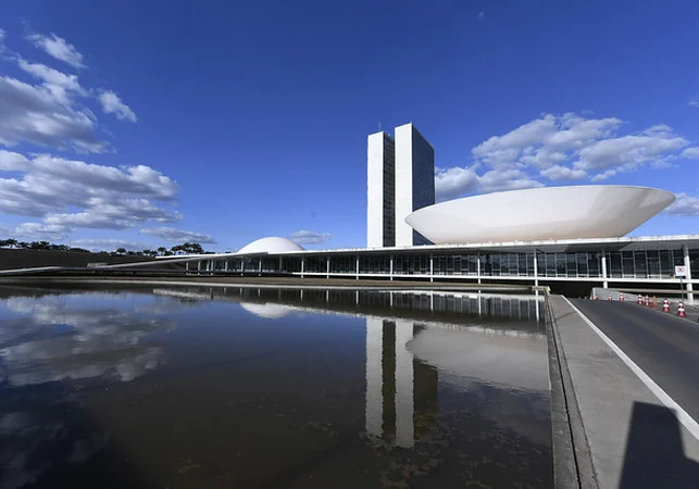 Oposição obstrui e fim da escala 6x1 não vai a plenário do Senado