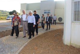 Ministro visita hospital veterinário e laboratórios da Ufal em Viçosa