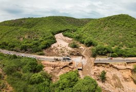 Força-tarefa promete liberar Centro Histórico e AL-225, em Piranhas, até sexta-feira