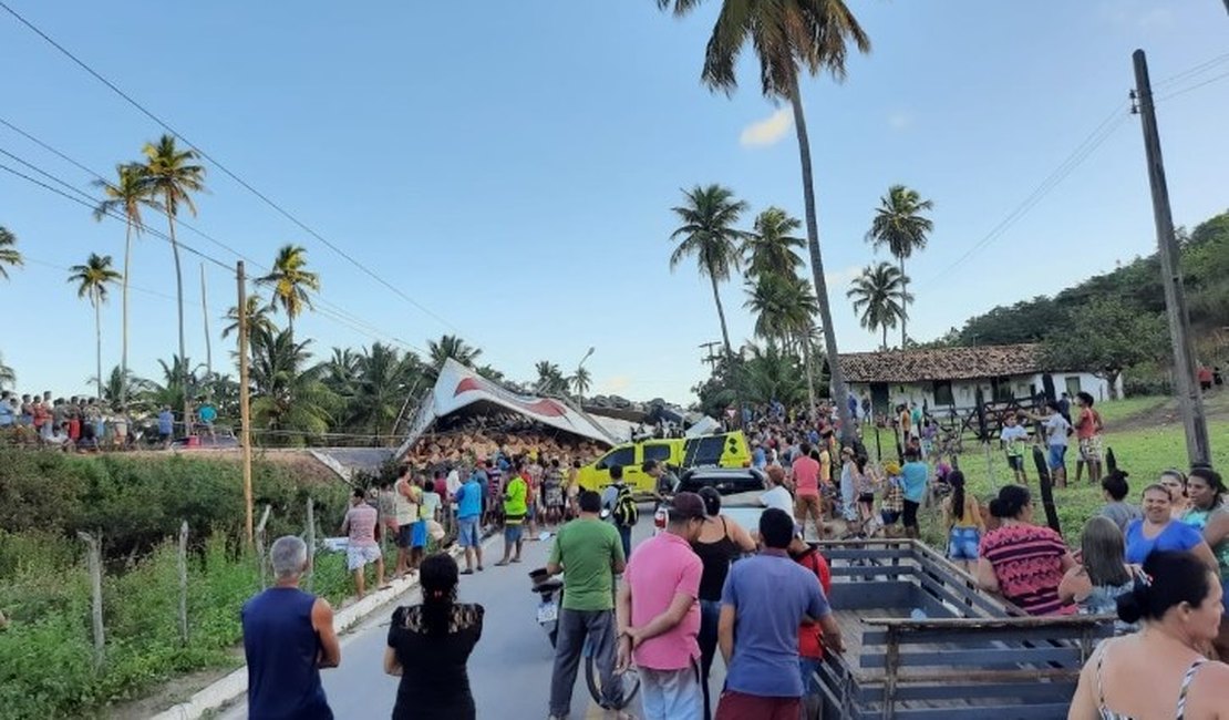 Após sobreviver em tombamento de carreta, motorista morre eletrocutado ao retornar para o local do acidente em Jequiá