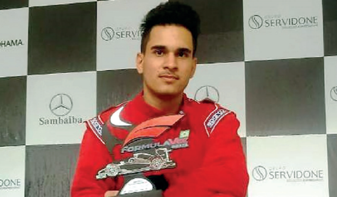 Jovem piloto arapiraquense busca patrocínio para disputar a Fórmula VEE Brasil