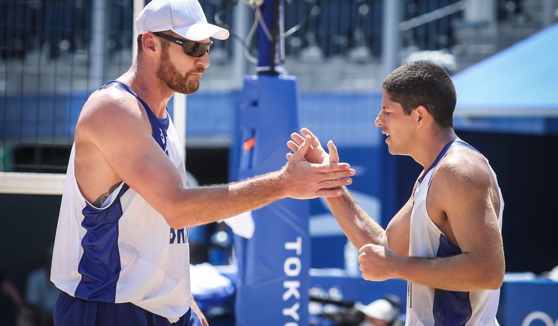 Após ficarem sem medalha nas Olimpíadas, Alisson e Álvaro Filho encerram dupla no vôlei de praia