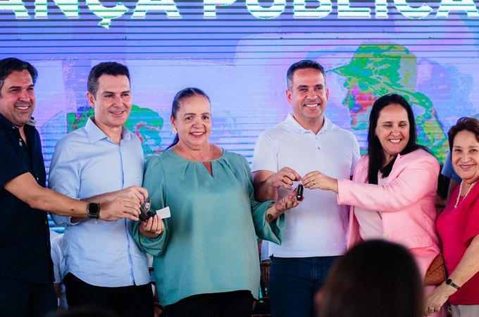 Ao lado do ministro Jader Filho, Paulo Dantas entrega Cisp e 250 casas em Santana do Ipanema