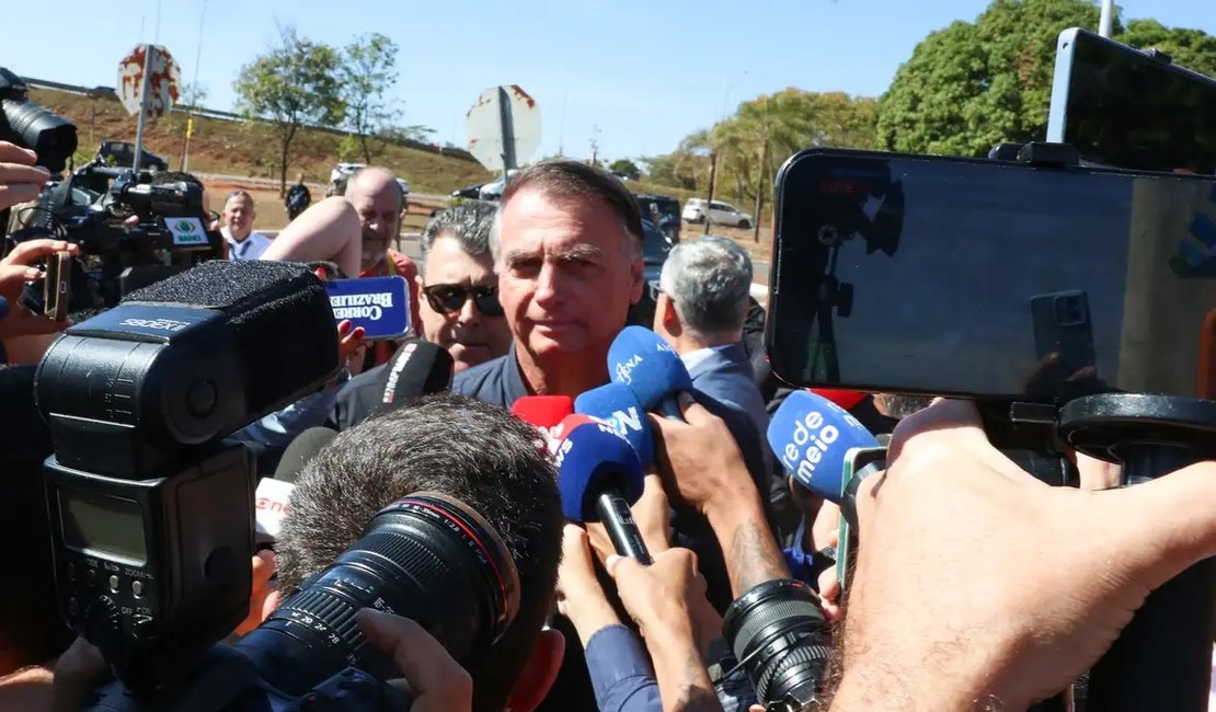 Maioria da 1ª Turma do STF vota por manter cautelares contra Bolsonaro