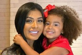 Perfil de Pocah expõe racismo contra a filha da cantora: ''É revoltante''