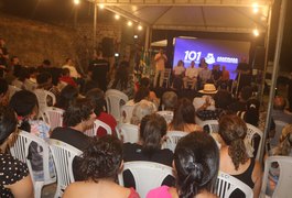 Entrega de pavimentação de ruas no bairro Jardim Tropical