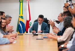 Uneal: governador anuncia novo campus em Porto Calvo e reforma das unidades de Maceió e Santana do Ipanema